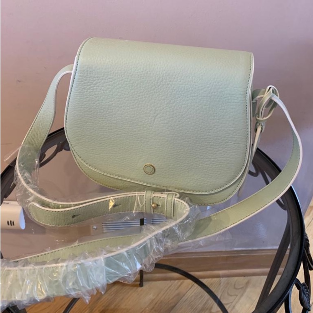 Leather Mint Saddle Crossbody - NWT Isaac Mizrahi✨